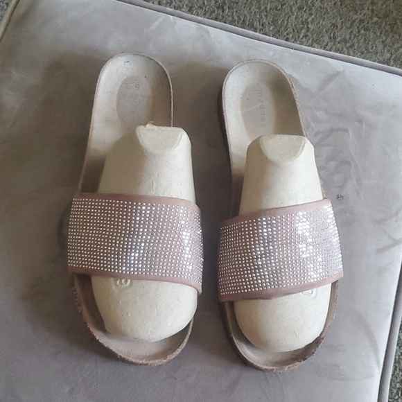 Slide - Picture 2 of 5